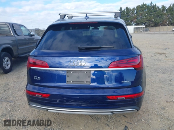 2024 Audi Q5 Premium with VIN WA1ABAFYXR2004201, listed as a IAAI auction lot 40997985 with 9,084 mi miles and . Bid and sale history available at DreamBid. Image 17.