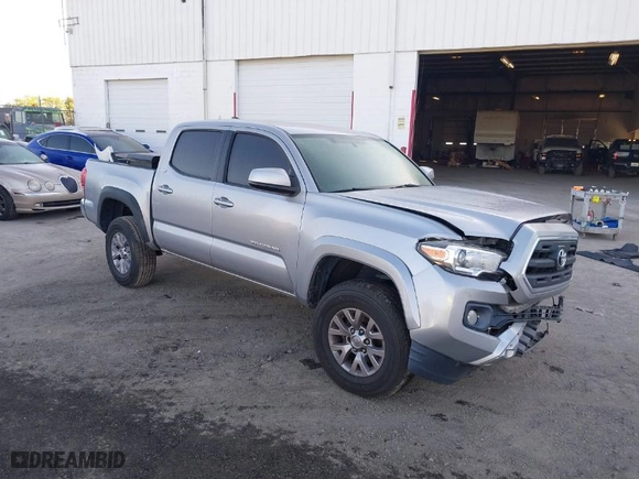 2017 Toyota Tacoma SR5 with VIN 5TFAZ5CN3HX024083, listed as a IAAI auction lot 41739213 with 111,226 mi miles. Bid and sale history available at carsss.com. Image 1.