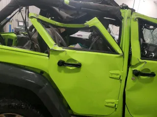 2013 Jeep Wrangler Unlimited Rubicon 10th Anniversary z VIN 1C4HJWFGXDL526535, wystawiony jako Copart lot #85209824 z przebiegiem Nie podano mil oraz Szkoda całkowita • Salvage title. Historia ofert i sprzedaży dostępna na DreamBid. Obrazek 11.