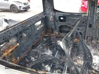 2023 Toyota Tacoma SR5 z VIN 3TMAZ5CN8PM213333, wystawiony jako IAAI lot #41475450 z przebiegiem Nie podano mil oraz . Historia ofert i sprzedaży dostępna na DreamBid. Obrazek 8.