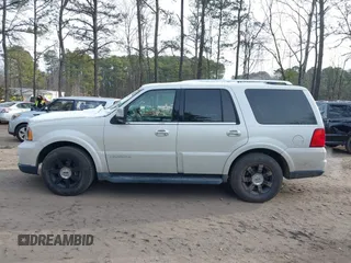 2006 Lincoln Navigator Luxury with VIN 5LMFU27506LJ25785, listed as a IAAI auction lot 41283074 with 73,040 mi miles. Bid and sale history available at carsss.com. Image 14.