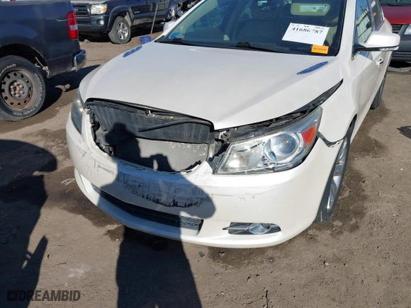 2013 Buick LaCrosse Premium 2 with VIN 1G4GH5G33DF322473, listed as a IAAI auction lot 41686787 with 206,634 mi miles. Bid and sale history available at carsss.com. Image 6.