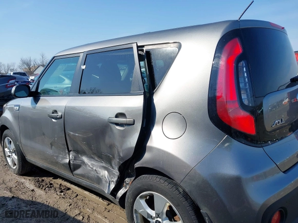 2017 Kia Soul with VIN KNDJN2A28H7495648, listed as a IAAI auction lot 41762986 with 83,968 mi miles. Bid and sale history available at carsss.com. Image 14.