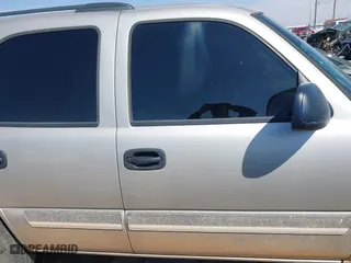 2005 Chevrolet Tahoe LS with VIN 1GNEC13V25R270657, listed as a IAAI auction lot 41876754 with 338,698 mi miles. Bid and sale history available at carsss.com. Image 14.