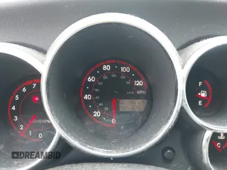 2005 Pontiac Vibe z VIN 5Y2SL63815Z404920, wystawiony jako IAAI lot #42355973 z przebiegiem 156 126 mil mil oraz . Historia ofert i sprzedaży dostępna na DreamBid. Obrazek 7.