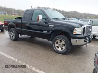2006 Ford Super Duty F-250 XL with VIN 1FTSX21P76EC82810, listed as a IAAI auction lot 41890943 with 237,747 mi miles. Bid and sale history available at carsss.com. Image 1.