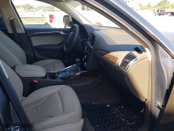 2013 Audi Q5 Premium with VIN WA1CFAFP0DA065060, listed as a IAAI auction lot 41720542 with 104,656 mi miles. Bid and sale history available at carsss.com. Image 5.