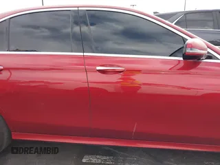 2020 Mercedes-Benz E 350 z VIN WDDZF8DBXLA704257, wystawiony jako IAAI lot #41248454 z przebiegiem 67 143 mil mil oraz . Historia ofert i sprzedaży dostępna na DreamBid. Obrazek 13.