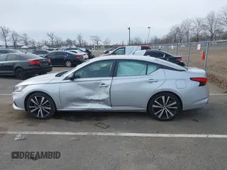 2022 Nissan Altima SR z VIN 1N4BL4CV9NN327401, wystawiony jako IAAI lot #41602929 z przebiegiem 61 130 mil mil oraz . Historia ofert i sprzedaży dostępna na DreamBid. Obrazek 14.