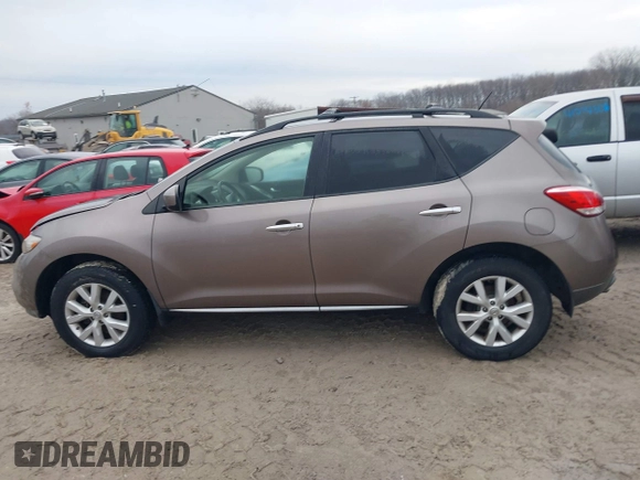 2013 Nissan Murano SL z VIN JN8AZ1MU7DW203584, wystawiony jako IAAI lot #41245405 z przebiegiem Nie podano mil oraz . Historia ofert i sprzedaży dostępna na DreamBid. Obrazek 14.