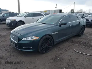 2015 Jaguar XJ Portfolio z VIN SAJWJ2GD7F8V84372, wystawiony jako IAAI lot #41489177 z przebiegiem 78 891 mil mil oraz . Historia ofert i sprzedaży dostępna na DreamBid. Obrazek 2.