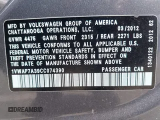2012 Volkswagen Passat S z VIN 1VWAP7A39CC074390, wystawiony jako IAAI lot #42147260 z przebiegiem 114 996 mil mil oraz . Historia ofert i sprzedaży dostępna na DreamBid. Obrazek 9.