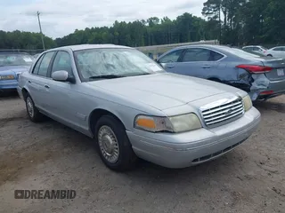 2000 Ford Crown Victoria Police Interceptor с VIN 2FAFP71W0YX183498, выставлен на аукционе IAAI как лот 42388246 с пробегом 250 591 миль миль и . История ставок и продаж доступна на DreamBid. Изображение 1.