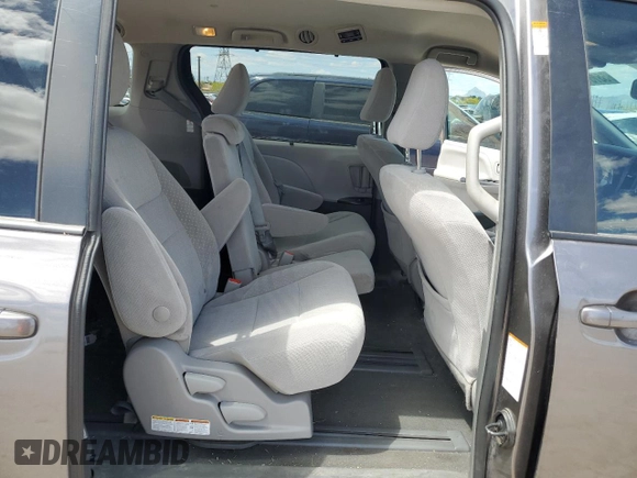 2018 Toyota Sienna LE Auto Access Seat with VIN 5TDKZ3DC3JS958245, listed as a Copart auction lot 53751565 with 91,101 mi miles and Salvage Title. Bid and sale history available at carsss.com. Image 11.