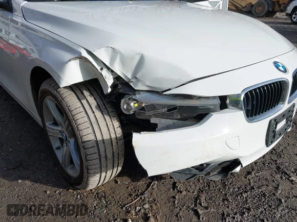 2014 BMW 3 Series 320i xDrive с VIN WBA3C3G58ENS68194, выставлен на аукционе IAAI как лот 41732422 с пробегом 103 206 миль миль и . История ставок и продаж доступна на DreamBid. Изображение 6.