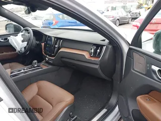 2024 Volvo XC60 Recharge Plug-In Hybrid Plus Dark Theme with VIN YV4H60DL1R1763252, listed as a IAAI auction lot 41731933 with 8,959 mi miles. Bid and sale history available at carsss.com. Image 5.