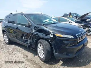 2017 Jeep Cherokee Latitude z VIN 1C4PJMCS7HD219932, wystawiony jako IAAI lot #40131246 z przebiegiem 97 795 mil mil oraz . Historia ofert i sprzedaży dostępna na DreamBid. Obrazek 1.