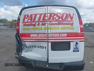 2022 Chevrolet Express Cargo Van with VIN 1GCWGAFP8N1281210, listed as a IAAI auction lot 40402854 with 25,280 mi miles. Bid and sale history available at carsss.com. Image 16.