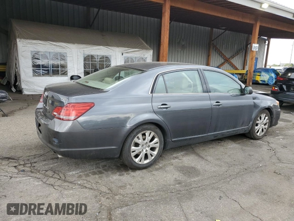 2008 Toyota Avalon XL z VIN 4T1BK36B88U293692, wystawiony jako Copart lot #55446035 z przebiegiem 182 008 mil mil oraz Szkoda całkowita • Salvage title. Historia ofert i sprzedaży dostępna na DreamBid. Obrazek 3.