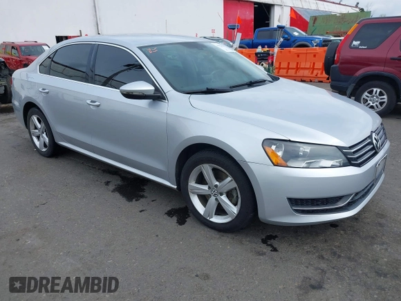 2012 Volkswagen Passat SE with VIN 1VWBP7A36CC005354, listed as a IAAI auction lot 41926270 with 155,493 mi miles. Bid and sale history available at carsss.com. Image 1.