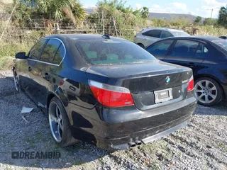 2007 BMW 5 Series 525i with VIN WBANE53517CW67113, listed as a IAAI auction lot 40831811 with Not Provided miles and . Bid and sale history available at carsss.com. Image 3.