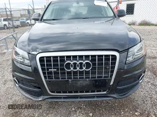 2012 Audi Q5 3.2L Premium Plus with VIN WA1DKAFP2CA040692, listed as a IAAI auction lot 42103532 with 177,382 mi miles. Bid and sale history available at carsss.com. Image 6.