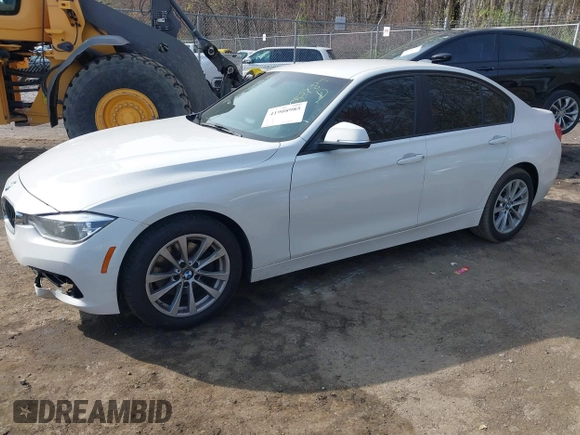 2018 BMW 3 Series 320i xDrive with VIN WBA8E5G53JNV03347, listed as a IAAI auction lot 41908985 with 122,111 mi miles. Bid and sale history available at carsss.com. Image 17.