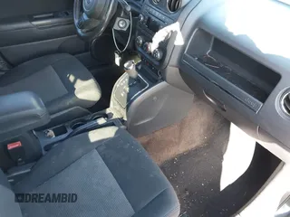 2014 Jeep Patriot Latitude with VIN 1C4NJRFB0ED693359, listed as a IAAI auction lot 41807745 with 172,183 mi miles. Bid and sale history available at carsss.com. Image 5.