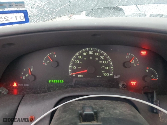 2000 Ford F-150 Work Series with VIN 1FTZF1723YKA81840, listed as a Copart auction lot 82445304 with 273,922 mi miles and Salvage Title. Bid and sale history available at carsss.com. Image 9.