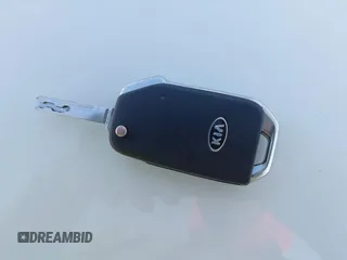 2020 Kia Forte LXS z VIN 3KPF24AD8LE151323, wystawiony jako IAAI lot #41769008 z przebiegiem 137 464 mil mil oraz . Historia ofert i sprzedaży dostępna na DreamBid. Obrazek 11.
