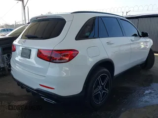 2022 Mercedes-Benz GLC 300 with VIN W1N0G8DB2NG109881, listed as a IAAI auction lot 42396933 with 30,233 mi miles and . Bid and sale history available at DreamBid. Image 4.