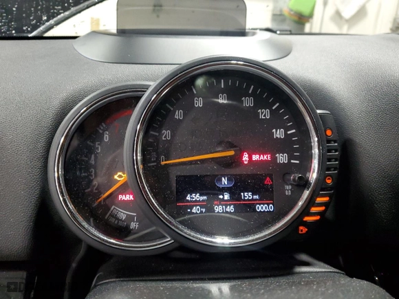 2017 MINI Countryman Cooper S with VIN WMZYT5C31H3B67087, listed as a Copart auction lot 44392975 with 98,146 mi miles and Salvage Title. Bid and sale history available at carsss.com. Image 9.