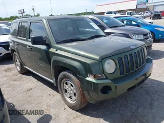 2008 Jeep Patriot Sport z VIN 1J8FT28058D788076, wystawiony jako IAAI lot #42630296 z przebiegiem 172 773 mil mil oraz . Historia ofert i sprzedaży dostępna na DreamBid. Obrazek 1.