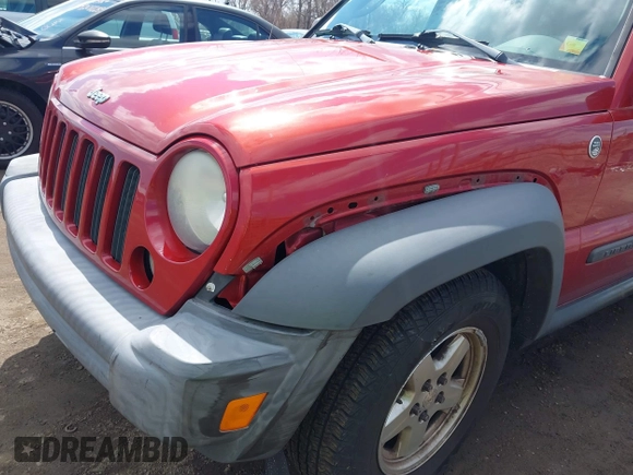 2007 Jeep Liberty Sport with VIN 1J4GL48K47W712628, listed as a IAAI auction lot 42018928 with 176,326 mi miles. Bid and sale history available at carsss.com. Image 6.