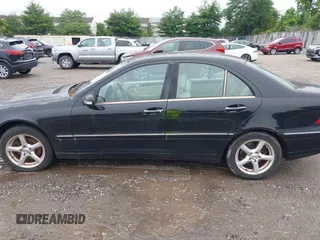 2007 Mercedes-Benz C 280 Luxury z VIN WDBRF92H07F920830, wystawiony jako IAAI lot #42471033 z przebiegiem 152 640 mil mil oraz . Historia ofert i sprzedaży dostępna na DreamBid. Obrazek 14.