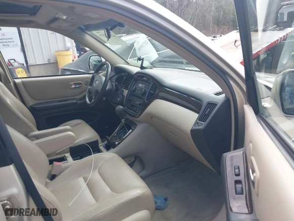 2002 Toyota Highlander with VIN JTEGF21A420069448, listed as a IAAI auction lot 42071939 with 153,152 mi miles. Bid and sale history available at carsss.com. Image 5.
