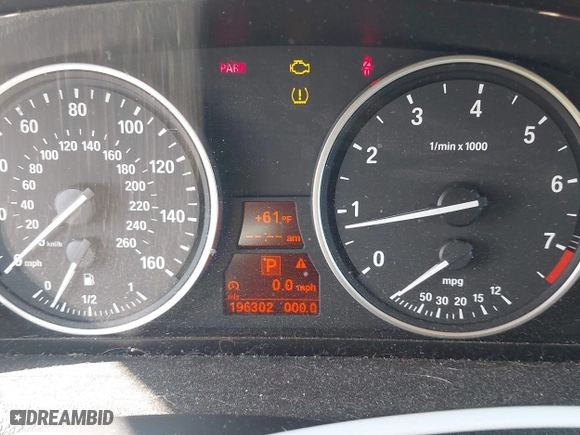 2007 BMW X5 3.0si with VIN 4USFE43527LY80776, listed as a IAAI auction lot 42025072 with 196,302 mi miles. Bid and sale history available at carsss.com. Image 7.
