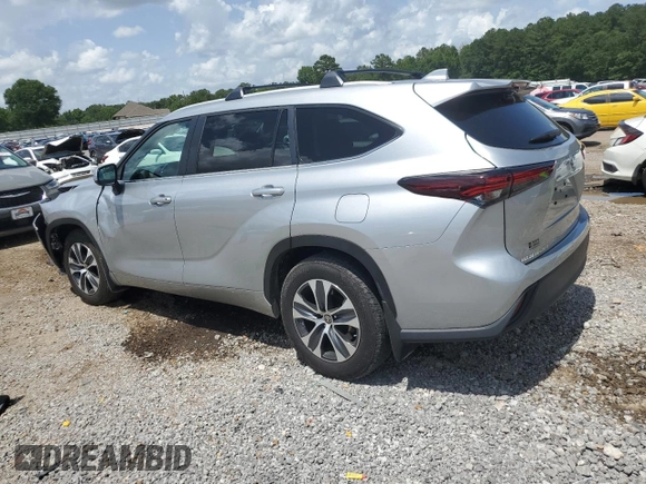 2024 Toyota Highlander LE with VIN 5TDKDRAH5RS050859, listed as a Copart auction lot 61609205 with 15,284 mi miles and Salvage title. Bid and sale history available at DreamBid. Image 2.