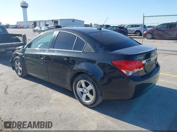 2014 Chevrolet Cruze 1LT z VIN 1G1PC5SB0E7324204, wystawiony jako IAAI lot #42194259 z przebiegiem 162 040 mil mil oraz . Historia ofert i sprzedaży dostępna na DreamBid. Obrazek 3.