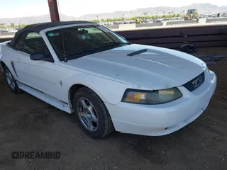 2001 Ford Mustang Deluxe z VIN 1FAFP44491F229968, wystawiony jako IAAI lot #42304205 z przebiegiem 180 951 mil mil oraz . Historia ofert i sprzedaży dostępna na DreamBid. Obrazek 1.