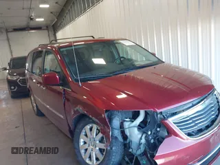 2014 Chrysler Town & Country Touring z VIN 2C4RC1BG2ER467240, wystawiony jako IAAI lot #41392549 z przebiegiem 146 652 mil mil oraz . Historia ofert i sprzedaży dostępna na DreamBid. Obrazek 1.