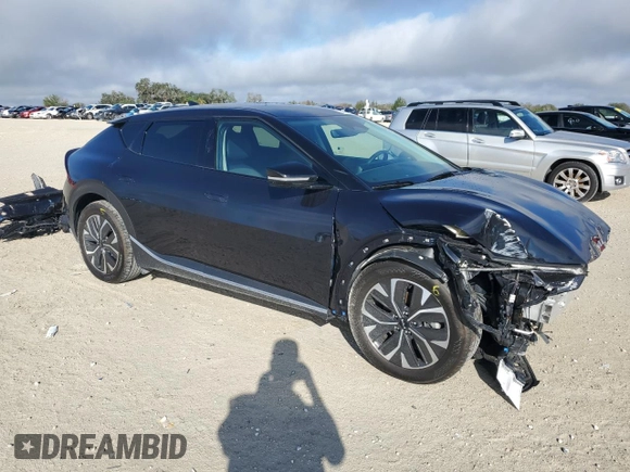 2024 Kia EV6 Light Long Range with VIN KNDC34LA3R5218238, listed as a Copart auction lot 86973164 with 601 mi miles and Salvage Title. Bid and sale history available at carsss.com. Image 4.