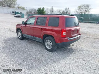 2011 Jeep Patriot Latitude with VIN 1J4NT1GB3BD170210, listed as a IAAI auction lot 41797615 with 201,951 mi miles. Bid and sale history available at carsss.com. Image 3.