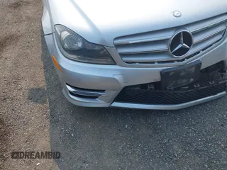 2013 Mercedes-Benz C 300 Sport с VIN WDDGF8AB5DR283434, выставлен на аукционе IAAI как лот 42375781 с пробегом 87 364 миль миль и . История ставок и продаж доступна на DreamBid. Изображение 12.
