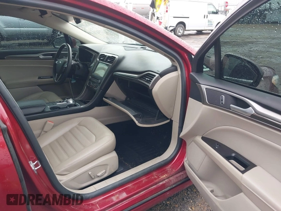 2017 Ford Fusion SE with VIN 3FA6P0HD8HR309469, listed as a IAAI auction lot 41891713 with 92,300 mi miles. Bid and sale history available at carsss.com. Image 5.