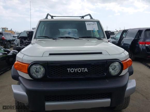 2014 Toyota FJ Cruiser with VIN JTEBU4BF7EK177741, listed as a IAAI auction lot 41871477 with 195,262 mi miles. Bid and sale history available at carsss.com. Image 13.