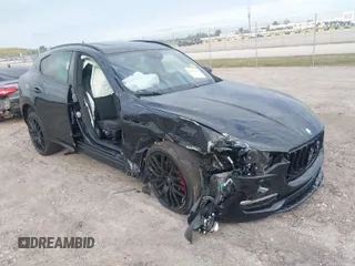 2022 Maserati Levante GT with VIN ZN661XUA2NX393788, listed as a IAAI auction lot 41193330 with 18,233 mi miles. Bid and sale history available at carsss.com. Image 1.