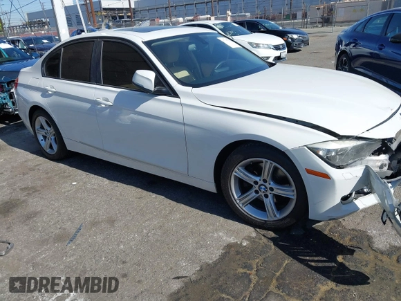 2013 BMW 3 Series 320i xDrive с VIN WBA3C3C55DF980712, выставлен на аукционе IAAI как лот 42317269 с пробегом 114 528 миль миль и . История ставок и продаж доступна на DreamBid. Изображение 1.