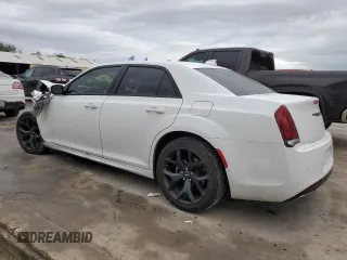 2022 Chrysler 300 Touring L with VIN 2C3CCADG5NH162974, listed as a Copart auction lot 84917054 with 53,236 mi miles and Salvage Title. Bid and sale history available at carsss.com. Image 2.
