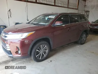 2018 Toyota Highlander SE z VIN 5TDKZRFH5JS267732, wystawiony jako Copart lot #57862535 z przebiegiem 116 980 mil mil oraz Szkoda całkowita • Salvage title. Historia ofert i sprzedaży dostępna na DreamBid. Obrazek 1.